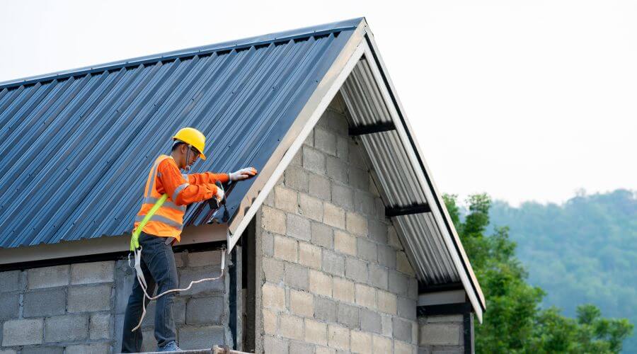 Expert Emergency Roof Repairs services in Urbana, IL